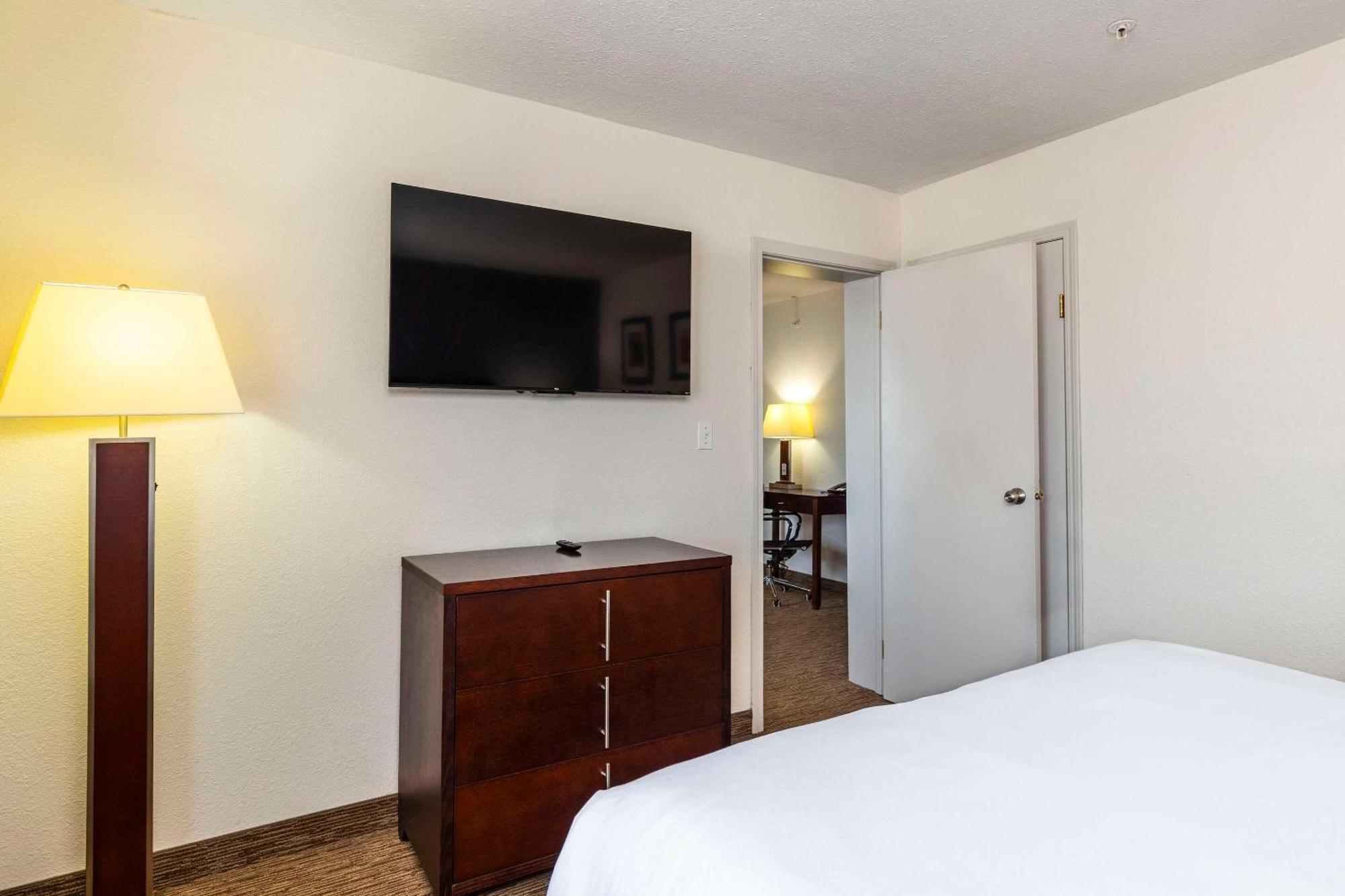 Comfort Inn & Suites Yorkton Ngoại thất bức ảnh